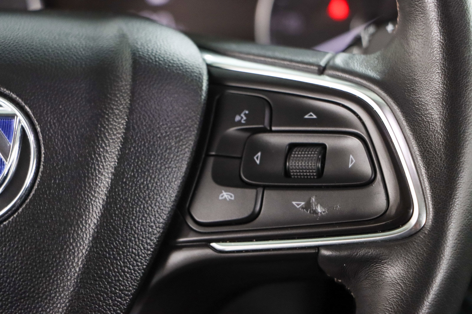 Used 2023 Buick Envision Essence w/ Sport Touring Package AWD/4WD image 14