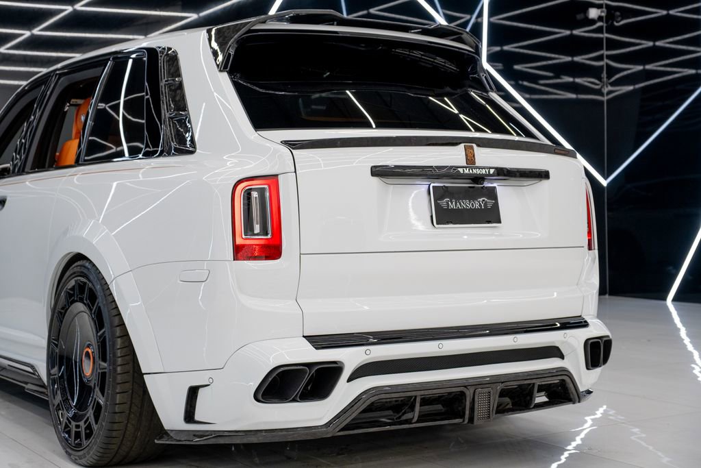 Used 2024 Rolls-Royce Cullinan image 16