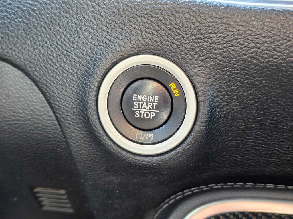 Used 2016 Dodge Challenger SXT w/ Driver Convenience Group image 33