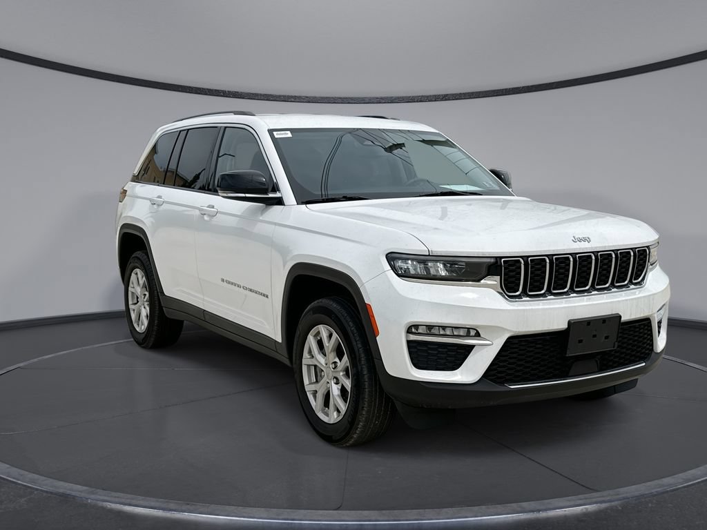 Used 2023 Jeep Grand Cherokee Limited AWD/4WD image 12