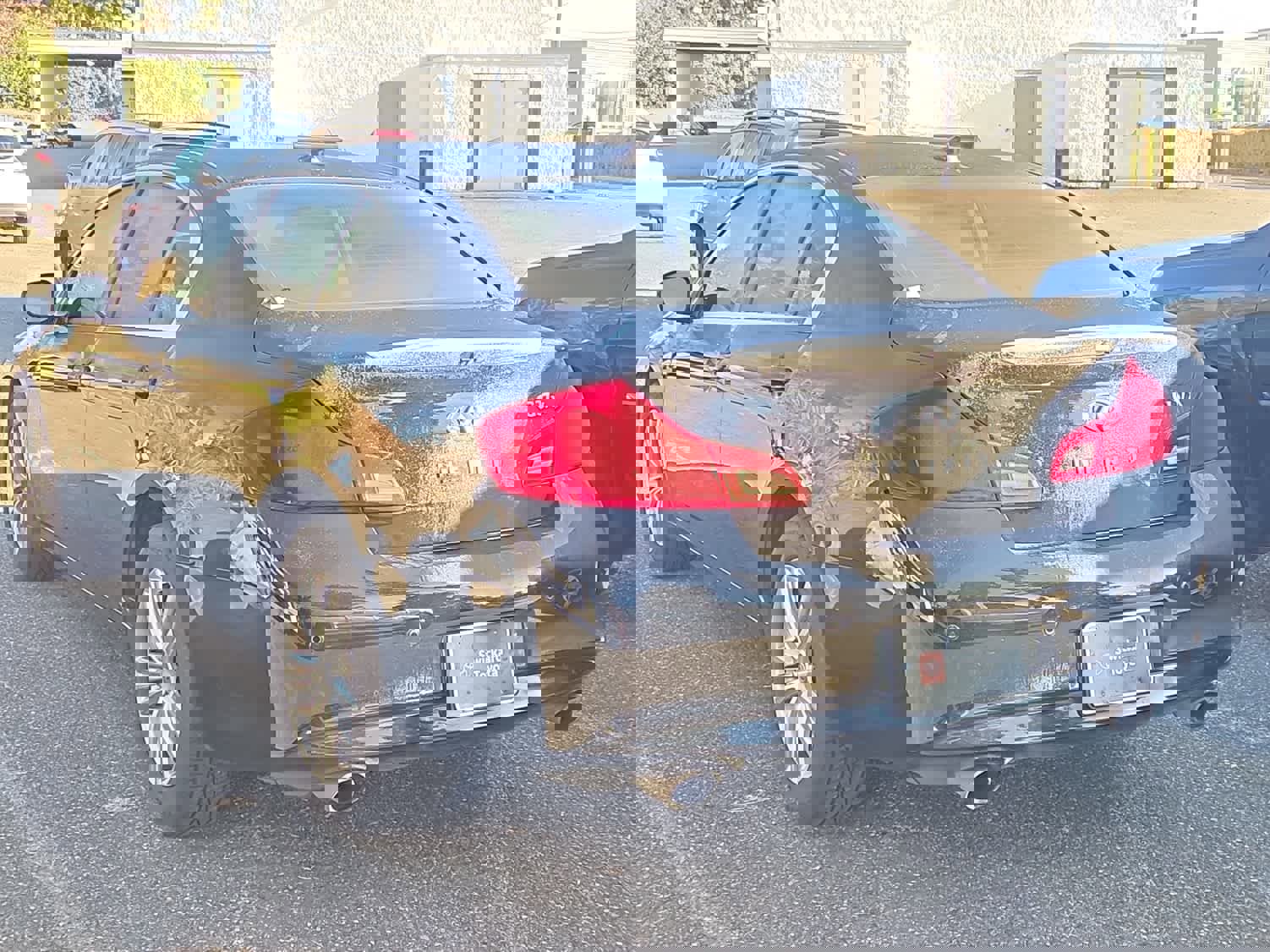 Used 2013 INFINITI G37 x w/ Premium Pkg image 4