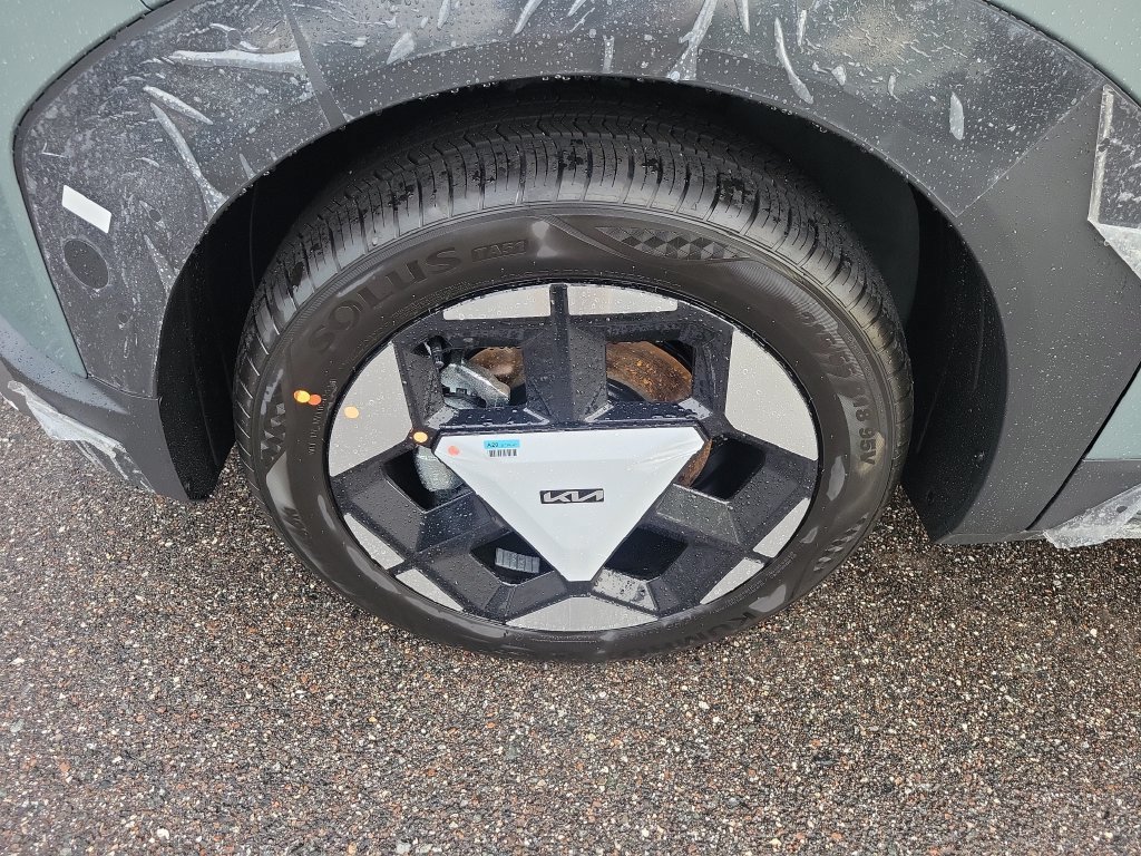 New 2027 Kia Seltos S FWD image 4