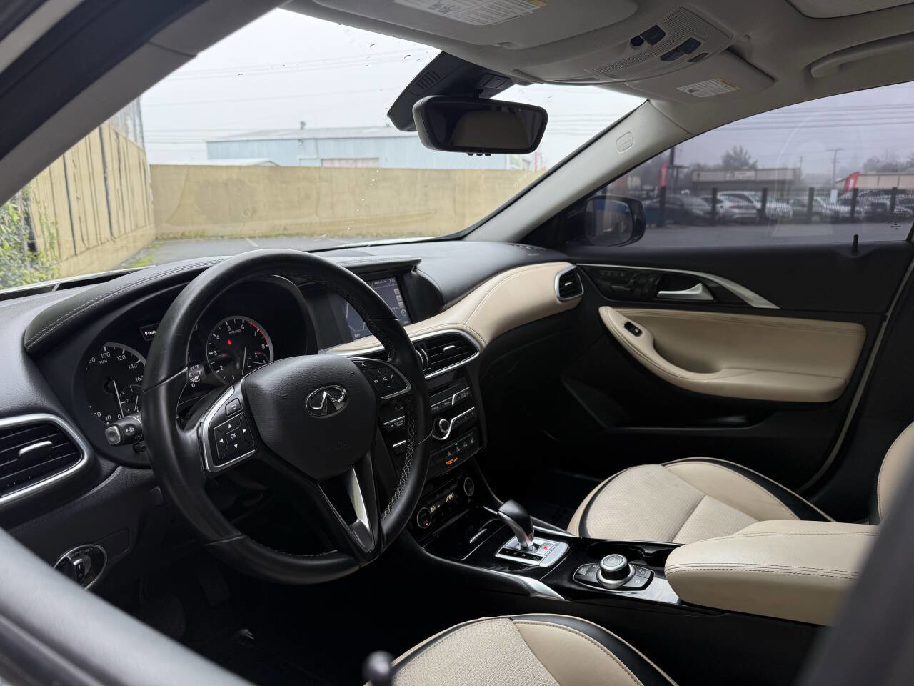 Used 2019 INFINITI QX30 Premium w/ Navigation Package image 8