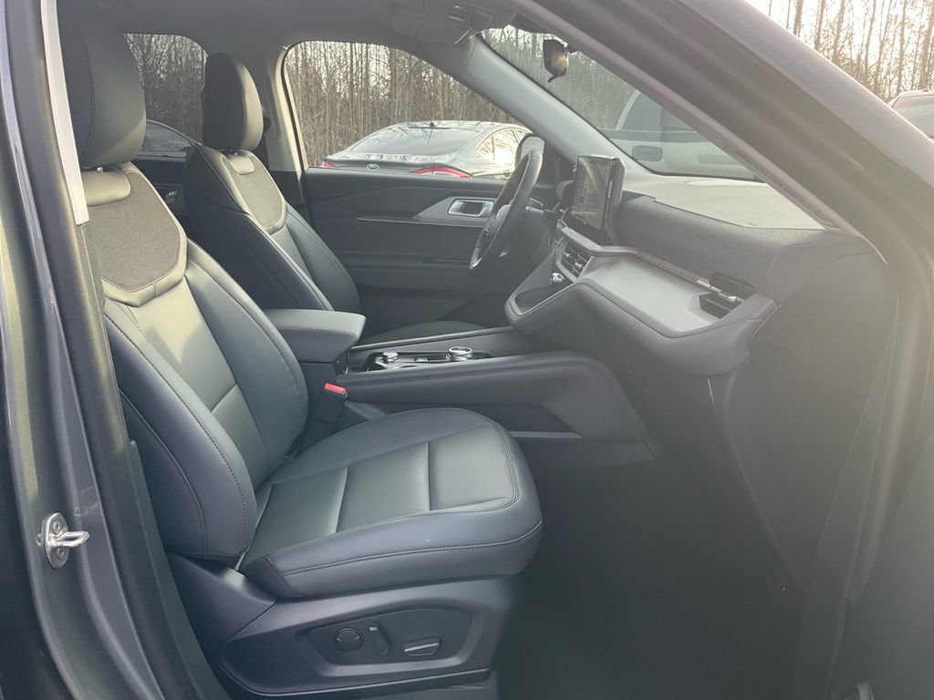 New 2026 Ford Explorer Active w/ Active Comfort Package RWD image 12