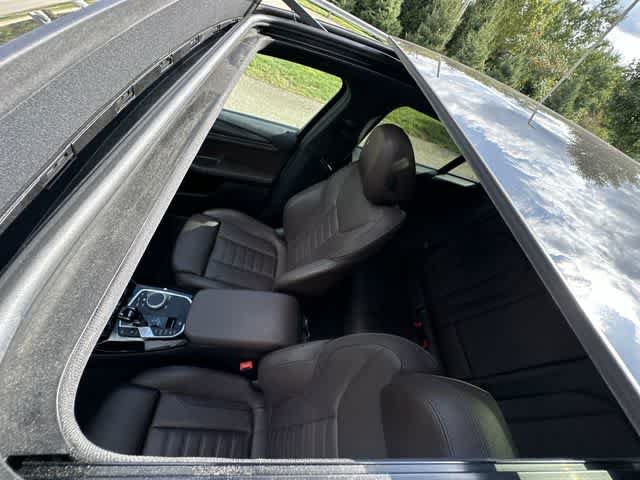 Used 2023 BMW X4 xDrive30i w/ M Sport Package AWD/4WD image 6