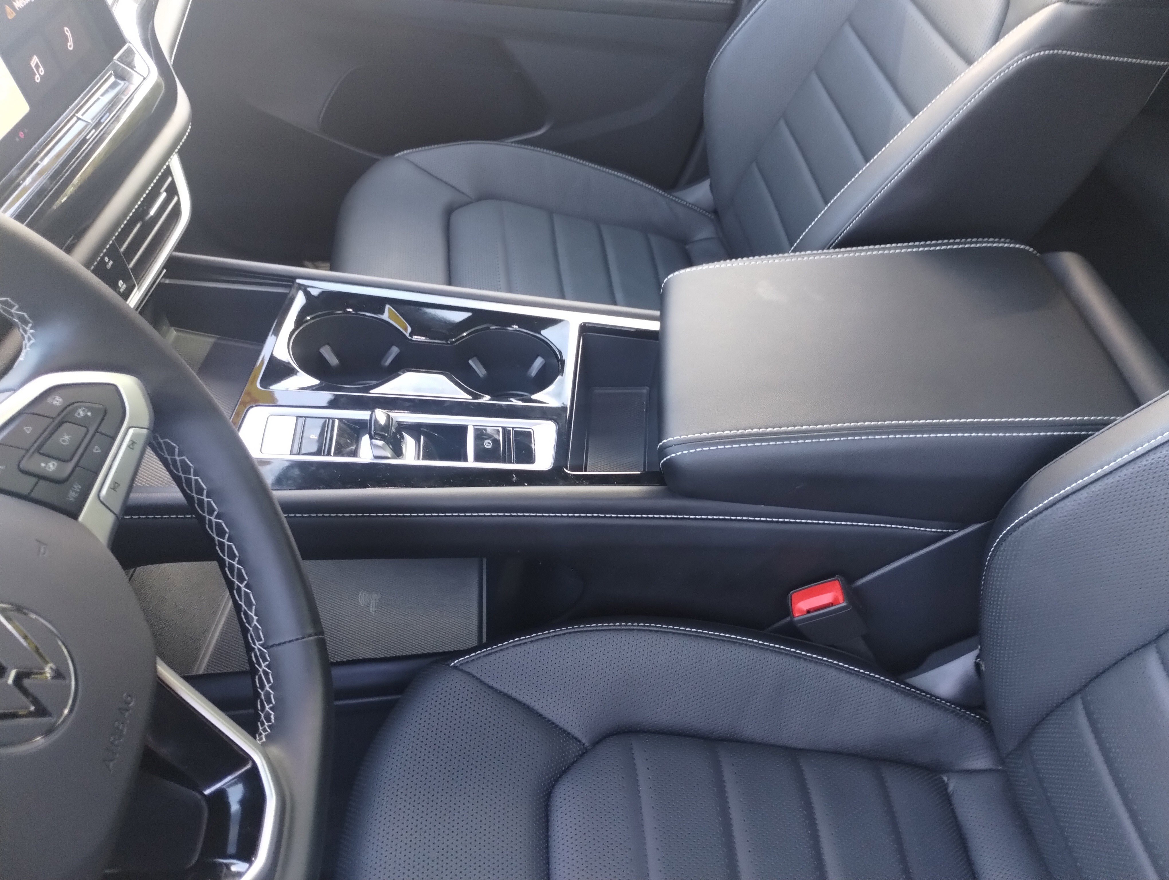 Used 2024 Volkswagen Atlas Cross Sport SEL image 13