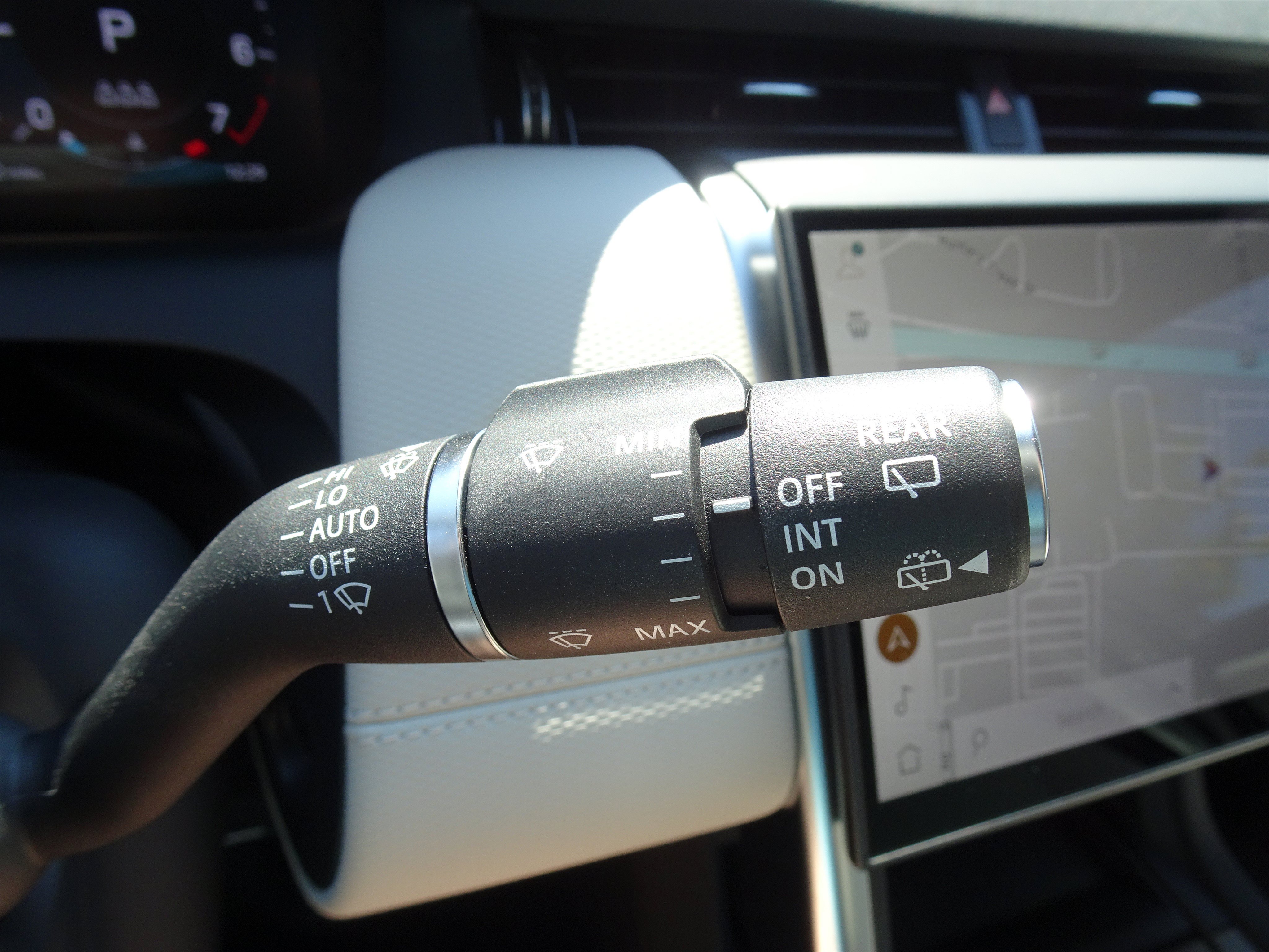 New 2026 Land Rover Discovery Sport Landmark AWD/4WD image 25