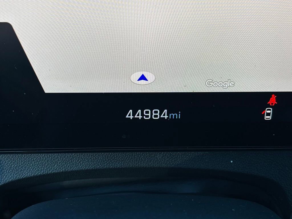 Used 2024 Chevrolet Traverse LT w/ Trailering Package image 17