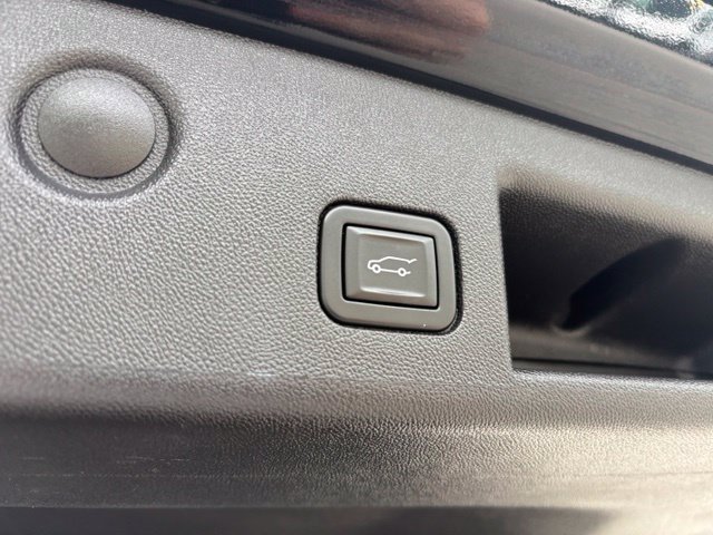 Used 2023 Chevrolet Equinox LT FWD image 31