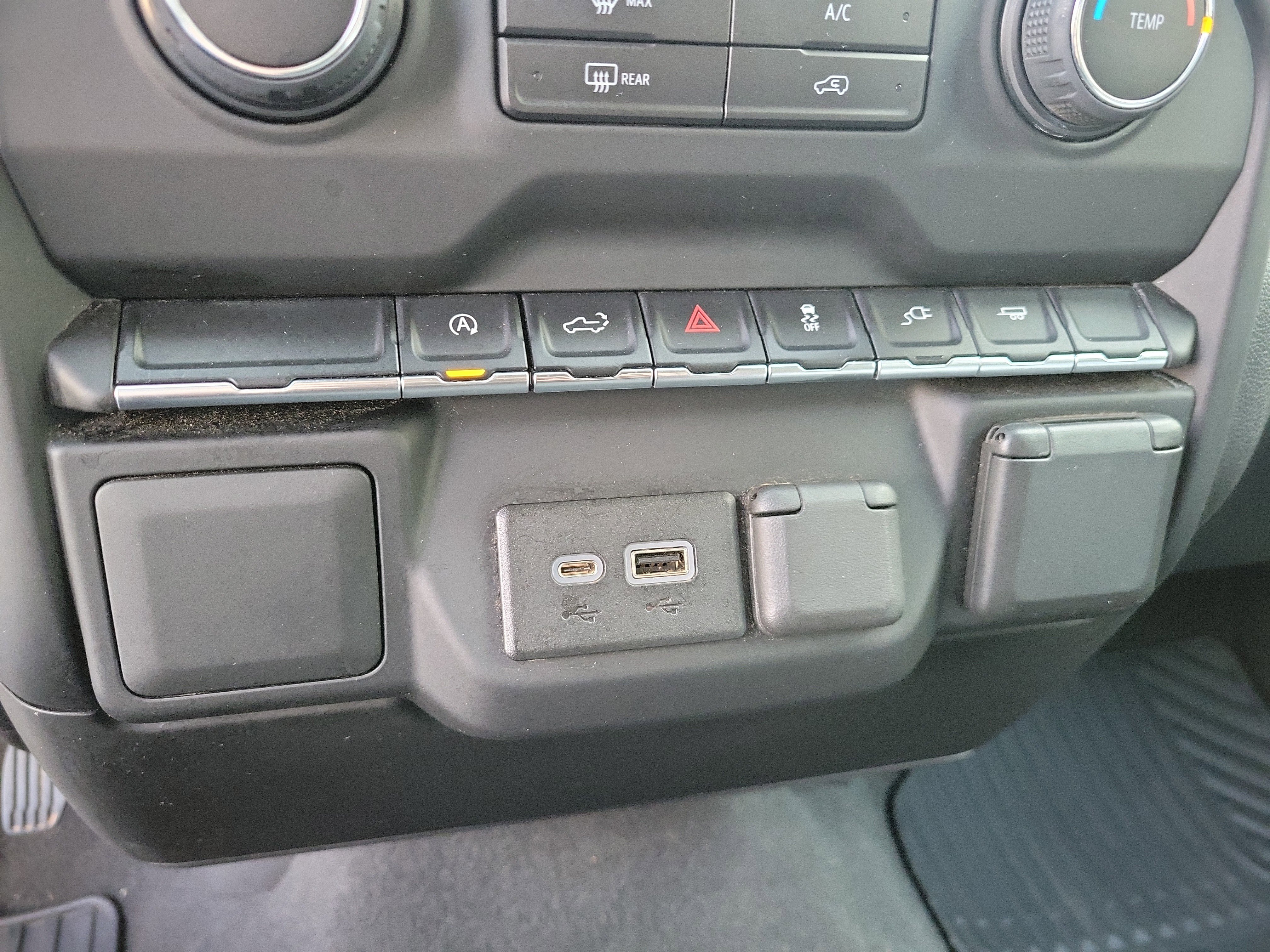 Used 2022 Chevrolet Silverado 1500 Custom w/ Safety Confidence Package image 12