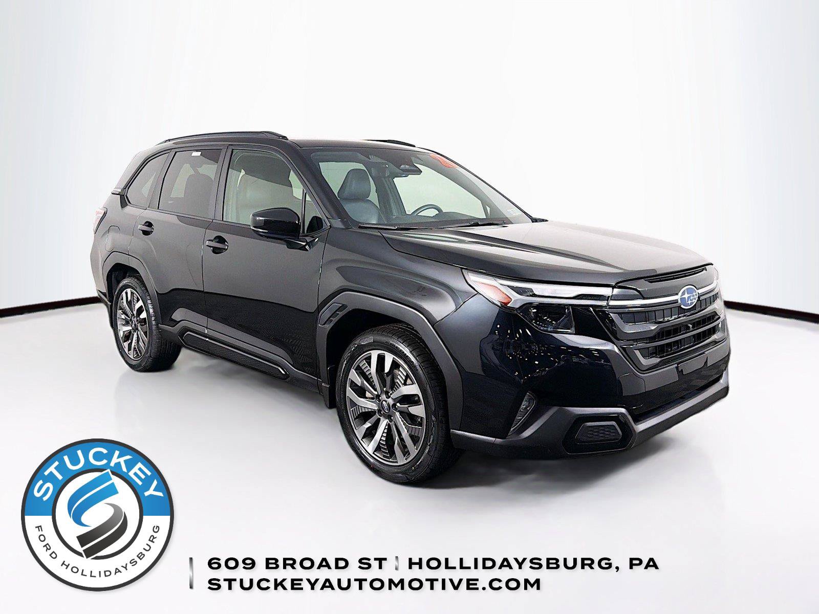 Used 2025 Subaru Forester Touring AWD/4WD image 1