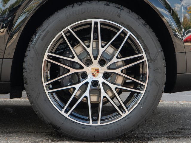 New 2026 Porsche Cayenne image 13