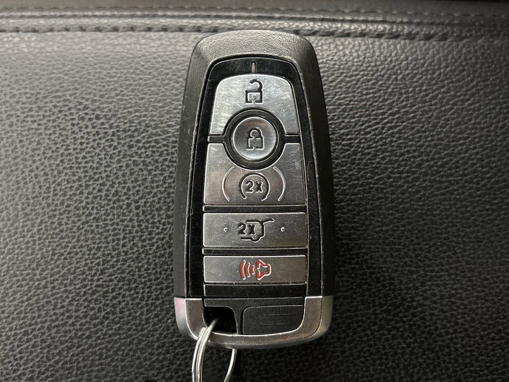 Certified 2019 Ford Explorer XLT w/ Equipment Group 202A image 34