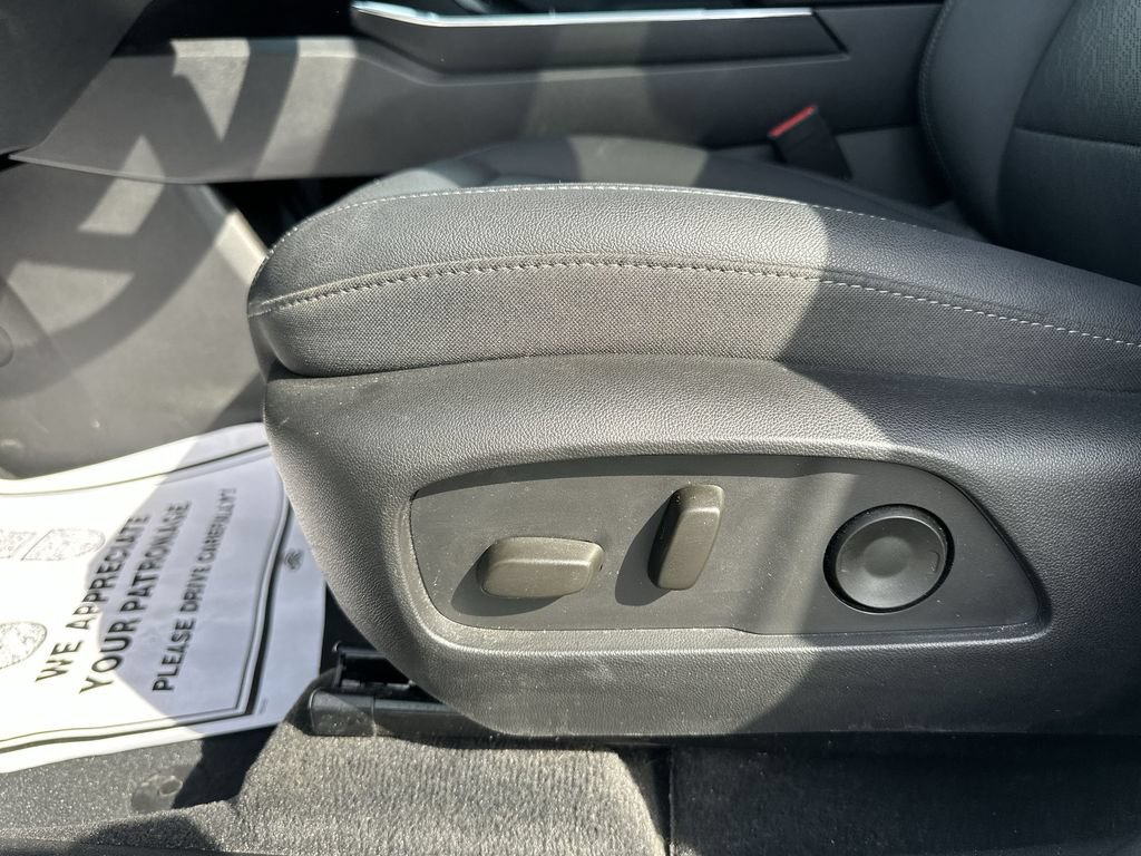 Used 2025 Chevrolet Equinox LT w/ Convenience Package II AWD/4WD image 18