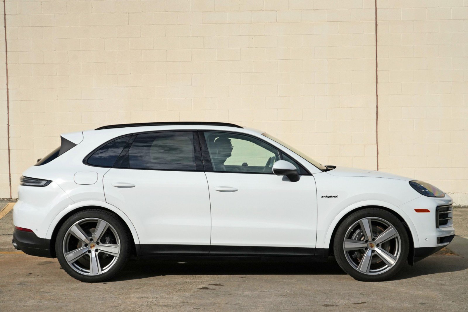 Used 2024 Porsche Cayenne AWD/4WD image 55