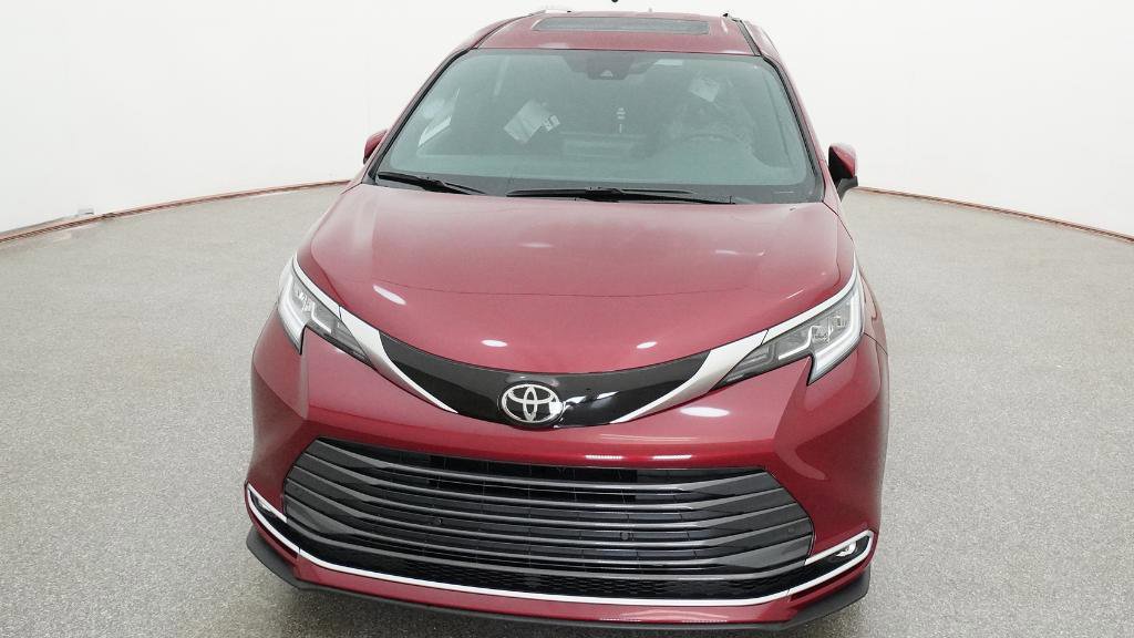 New 2026 Toyota Sienna Limited FWD image 2