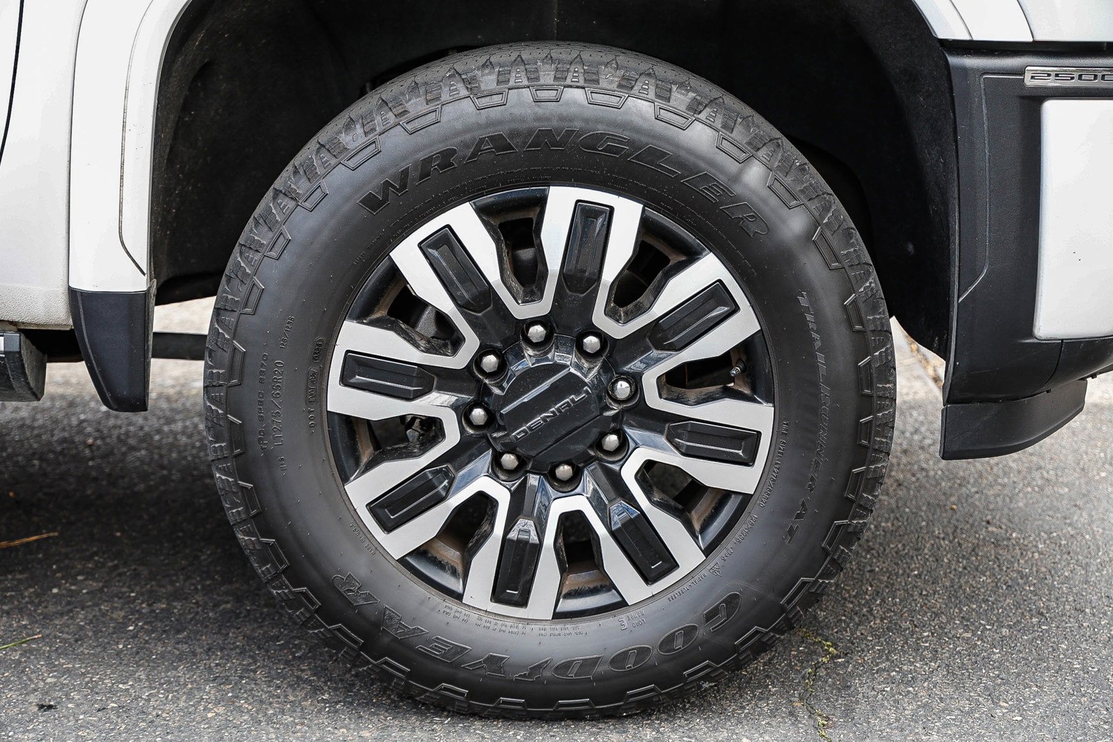 Used 2024 GMC Sierra 2500 Denali Ultimate w/ Max Trailering Package image 9