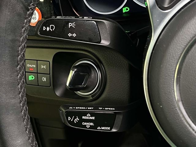 Used 2023 Porsche Cayenne w/ Premium Package image 42