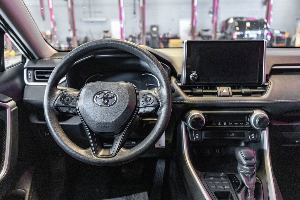 Used 2024 Toyota RAV4 LE image 14