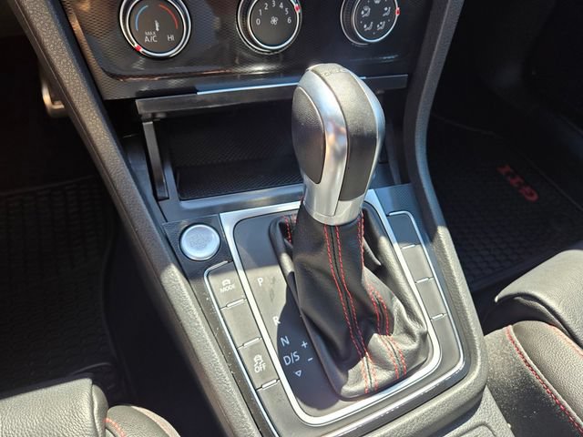 Used 2017 Volkswagen GTI SE FWD image 20
