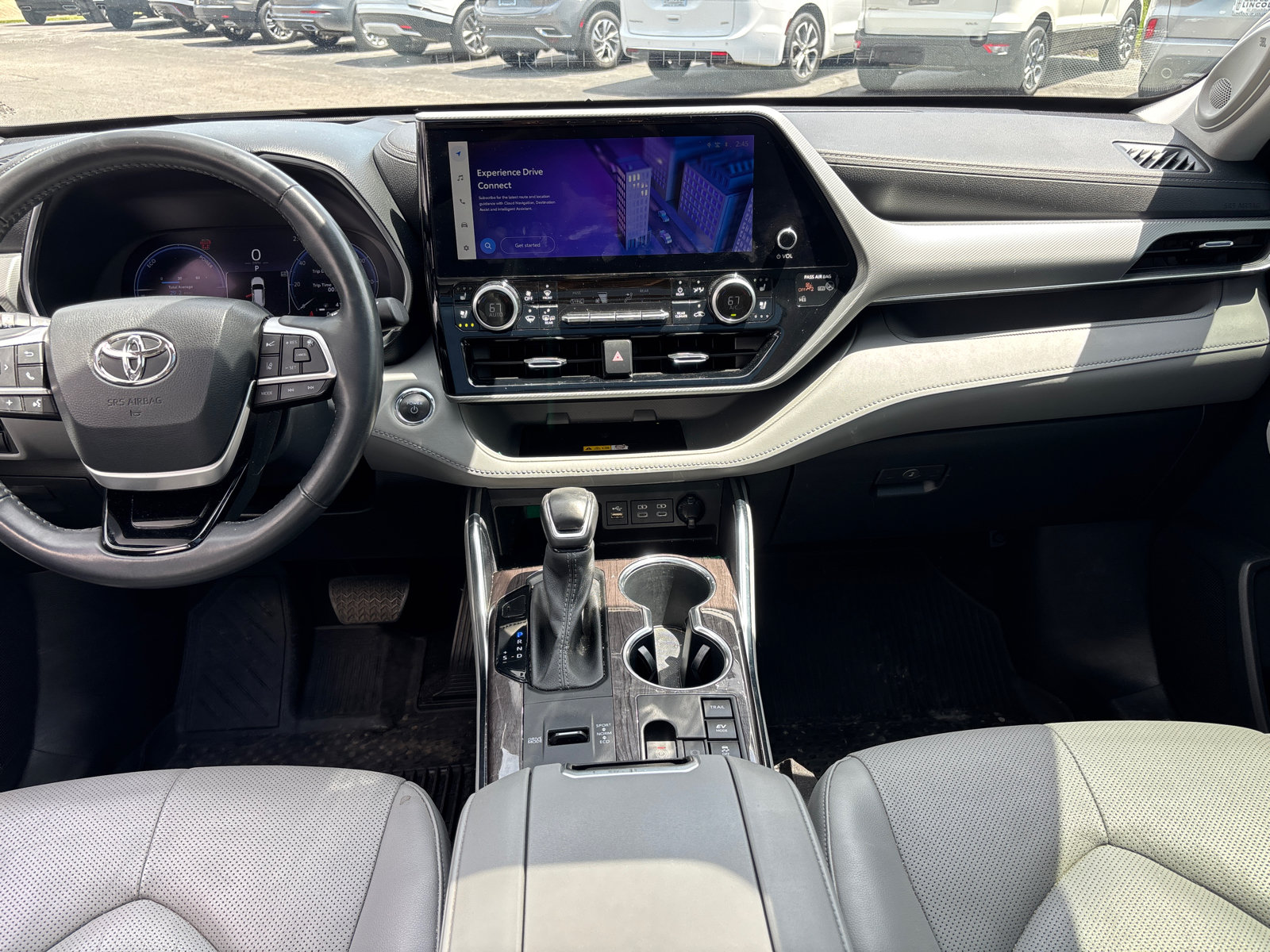 Used 2023 Toyota Highlander Platinum AWD/4WD image 29