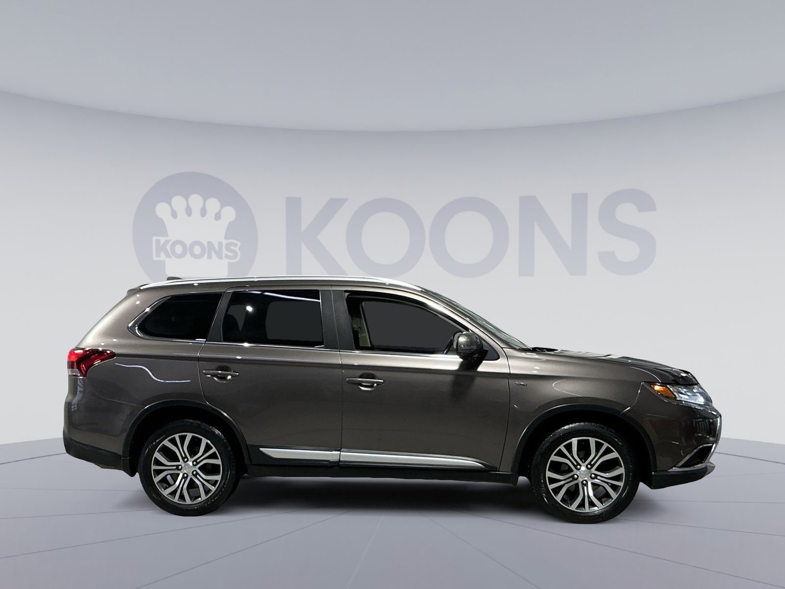 Used 2018 Mitsubishi Outlander GT AWD/4WD image 17