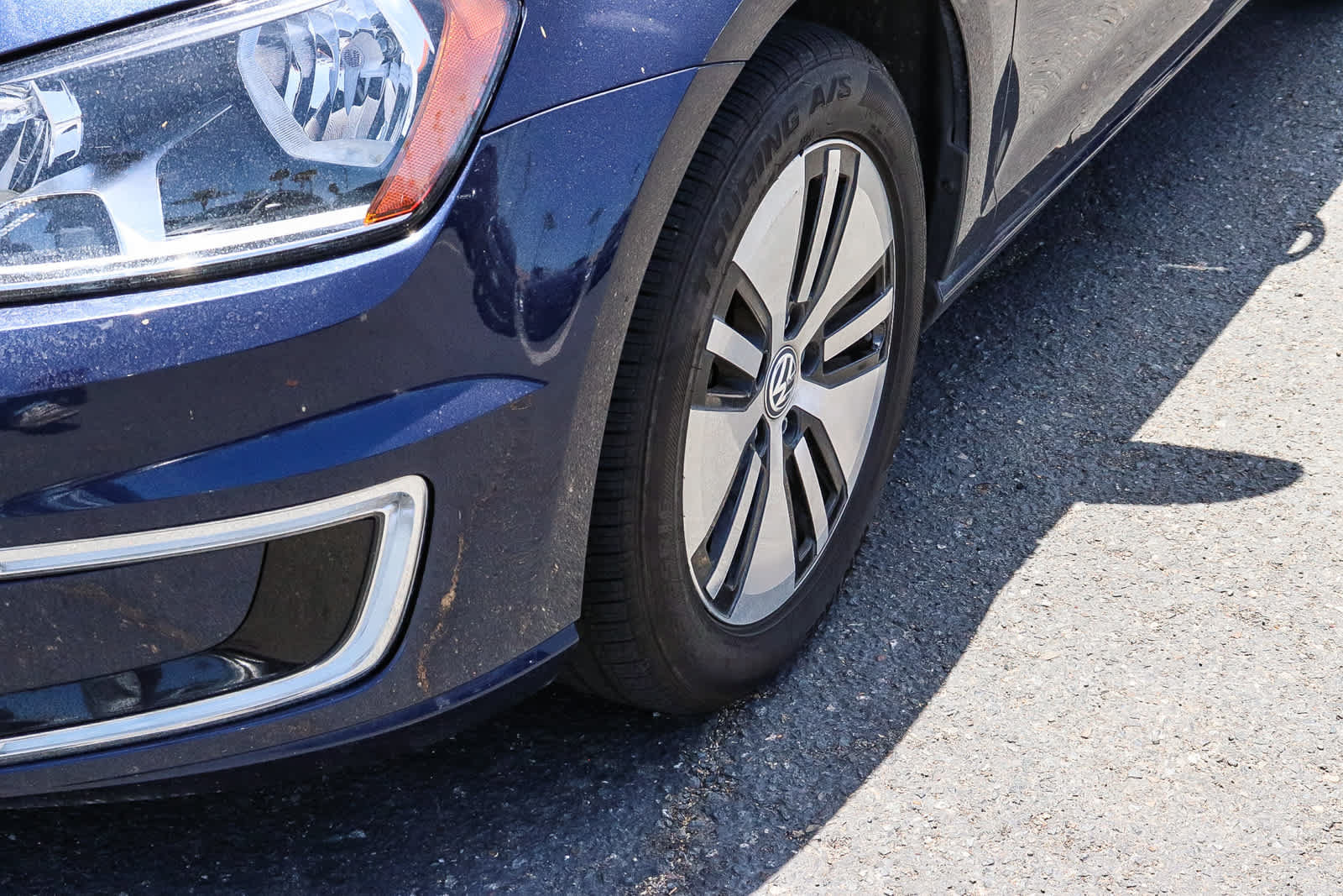 Used 2016 Volkswagen e-Golf SE FWD image 4