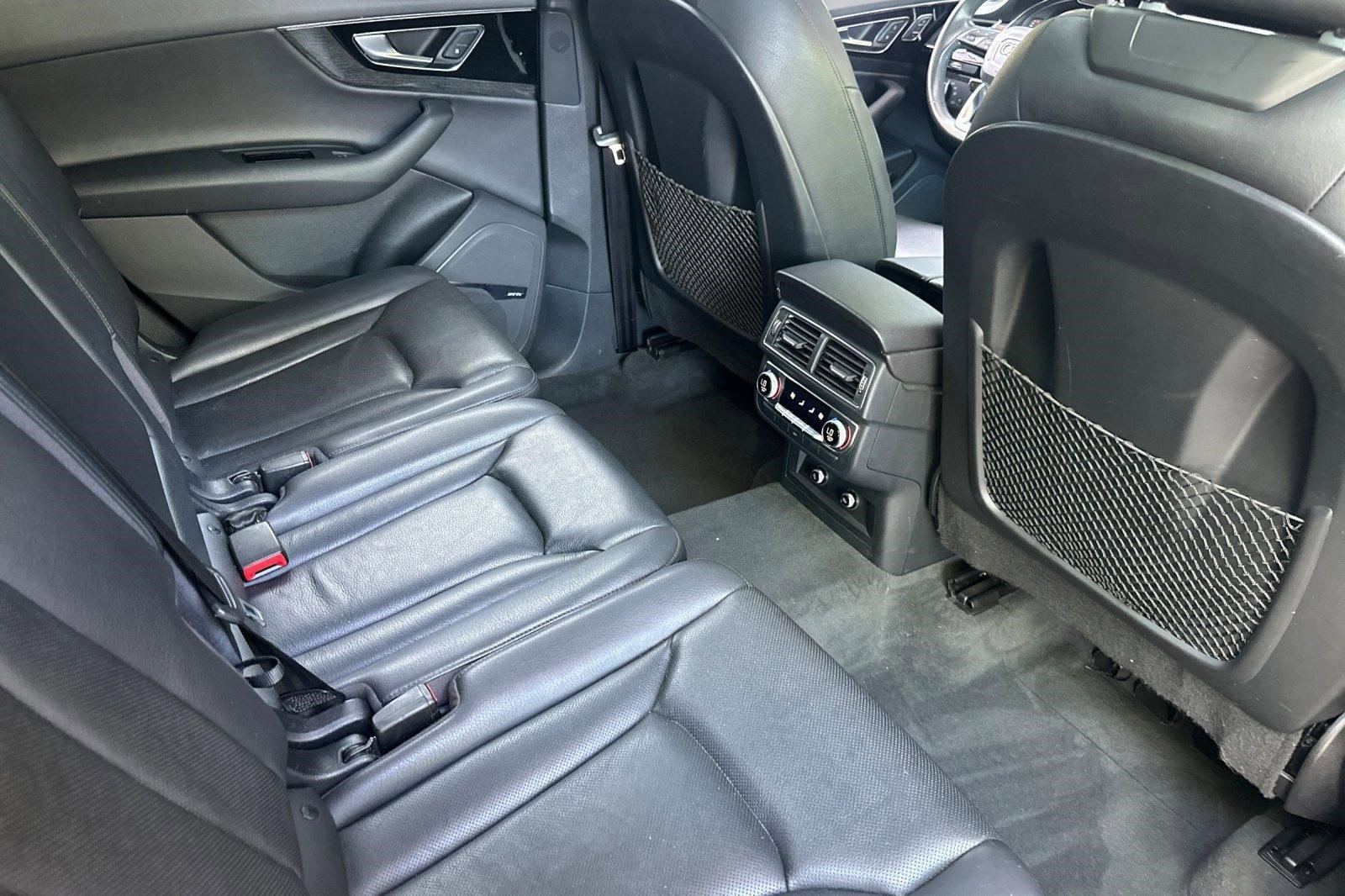 Used 2018 Audi Q7 3.0T Premium Plus AWD/4WD image 31