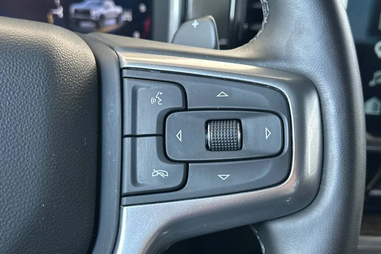 Used 2025 Chevrolet Silverado 1500 LT Trail Boss w/ LPO, Dark Essentials Package AWD/4WD image 32