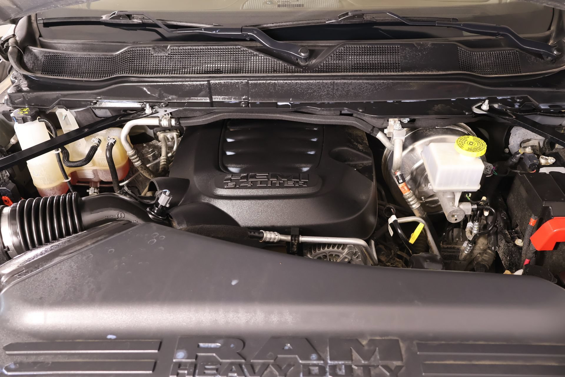 Used 2022 RAM 3500 Limited w/ Protection Group AWD/4WD image 21