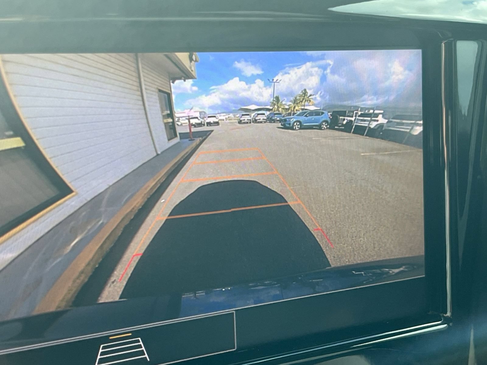 Used 2023 Chevrolet Traverse LT FWD image 22