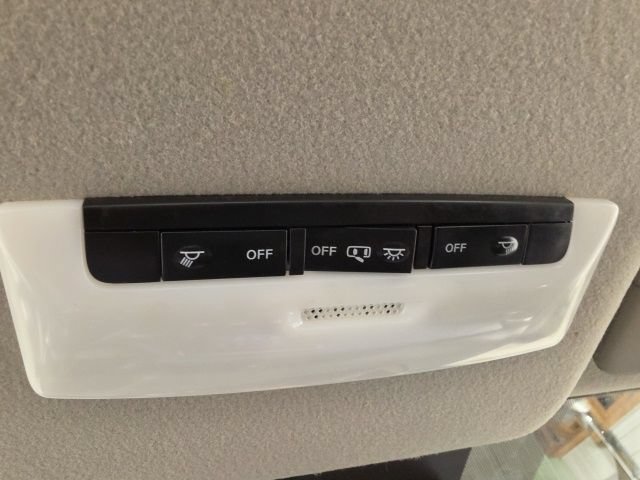 Used 2024 Nissan Versa SV FWD image 17