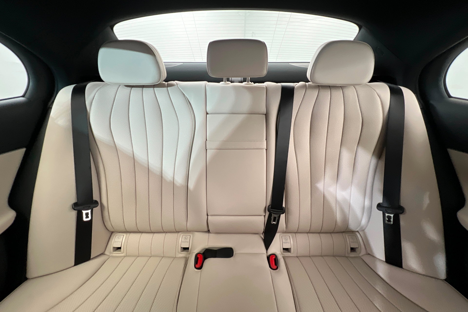 New 2026 Mercedes-Benz E 350 4MATIC Sedan image 24