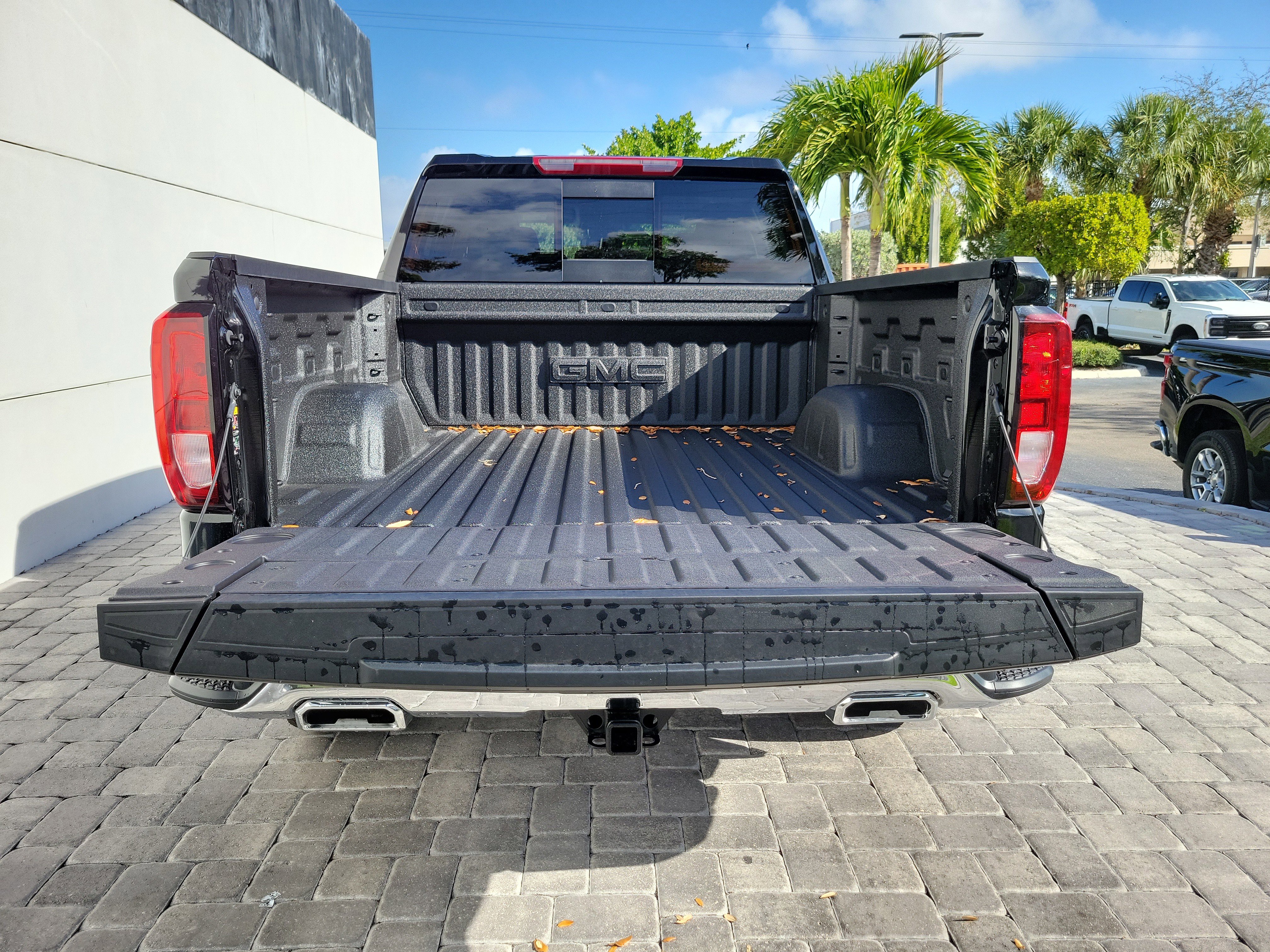 New 2026 GMC Sierra 1500 SLE AWD/4WD image 10