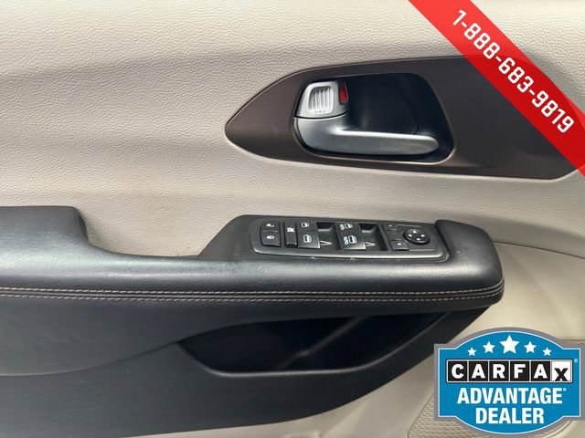 Used 2019 Chrysler Pacifica Touring-L image 26