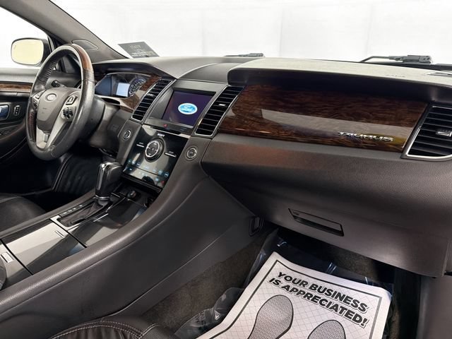 Used 2018 Ford Taurus Limited AWD/4WD image 31