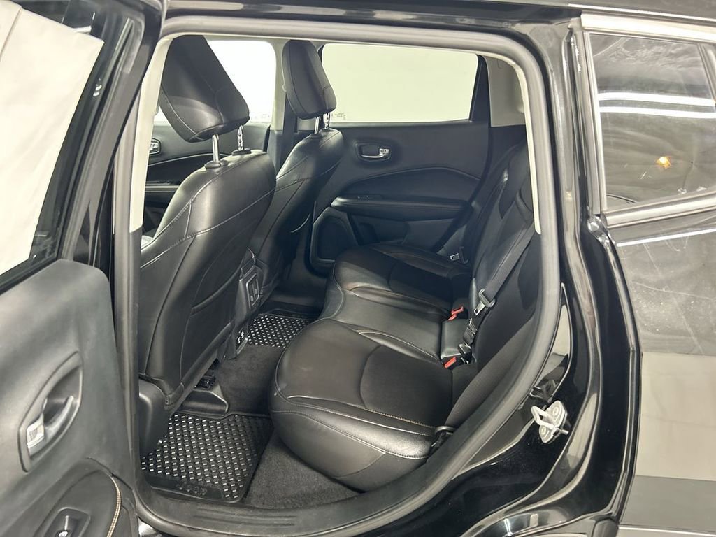 Used 2019 Jeep Compass Latitude w/ Cold Weather Group AWD/4WD image 17