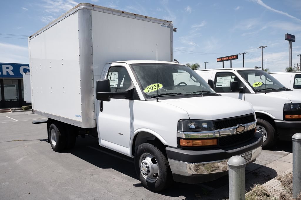 Used 2024 Chevrolet Express 3500 w/ Power Convenience Package RWD image 1