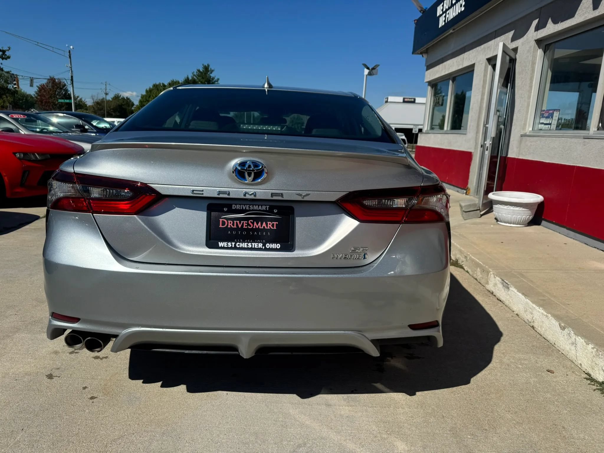 Used 2022 Toyota Camry SE w/ Cold Weather Package FWD image 5