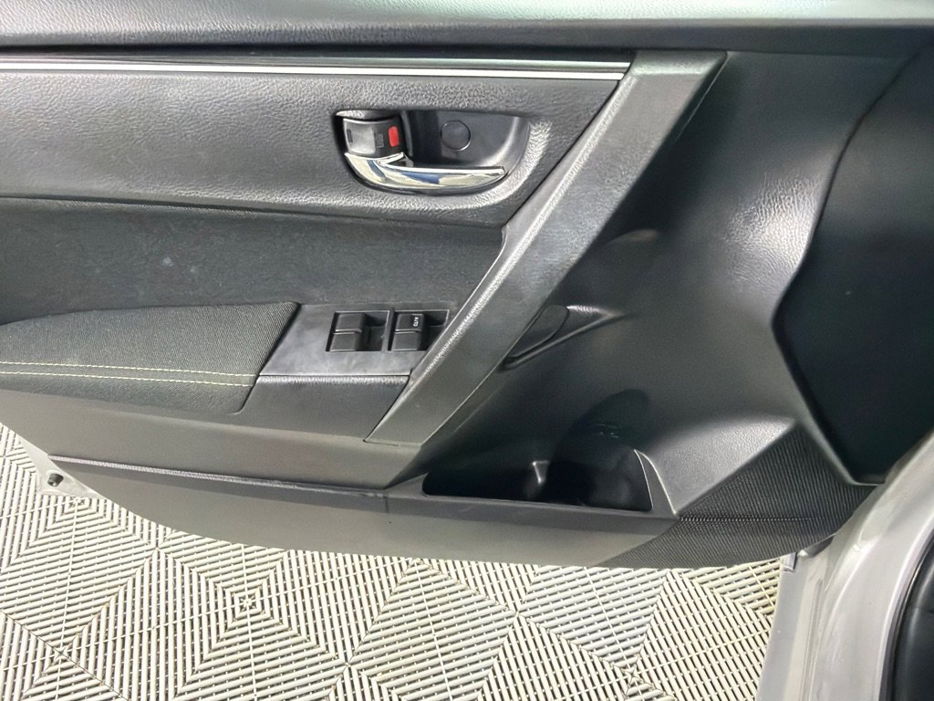 Used 2019 Toyota Corolla LE image 10