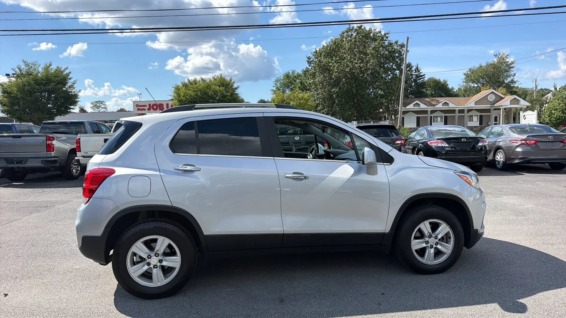 Used 2018 Chevrolet Trax LT w/ LT Convenience Package AWD/4WD image 8
