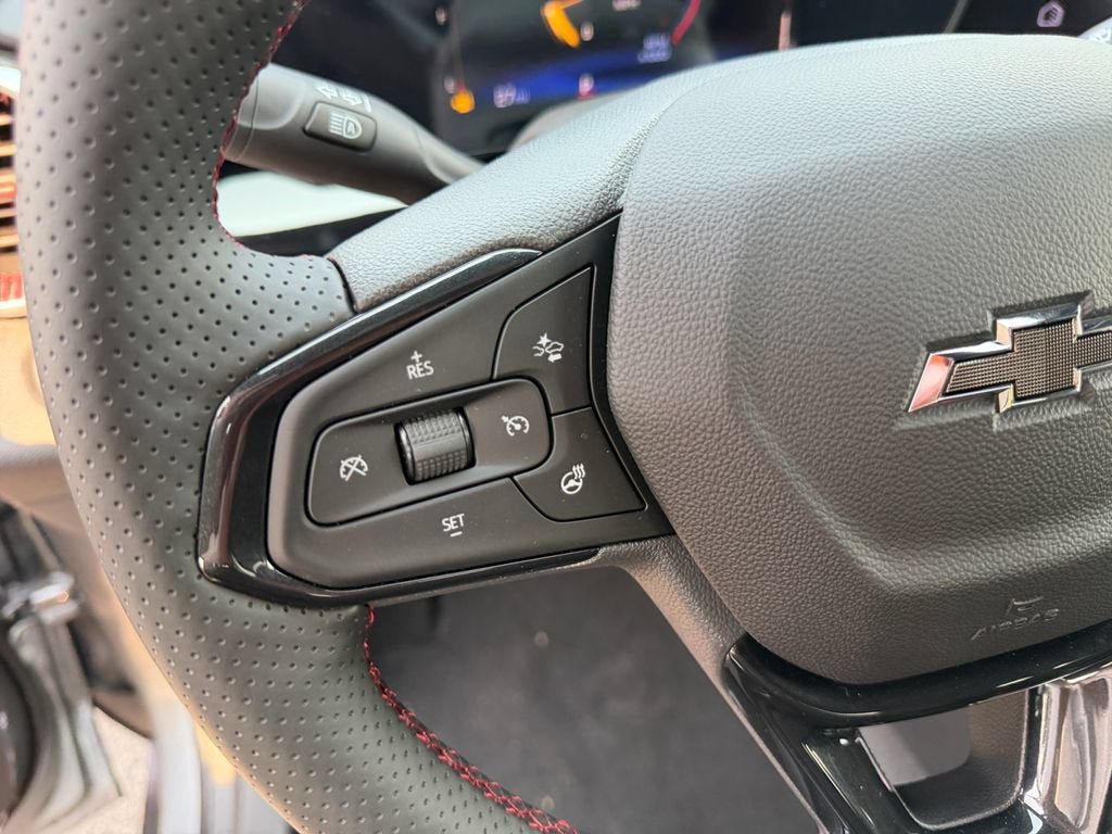 New 2026 Chevrolet Trax RS w/ Sunroof Package FWD image 15