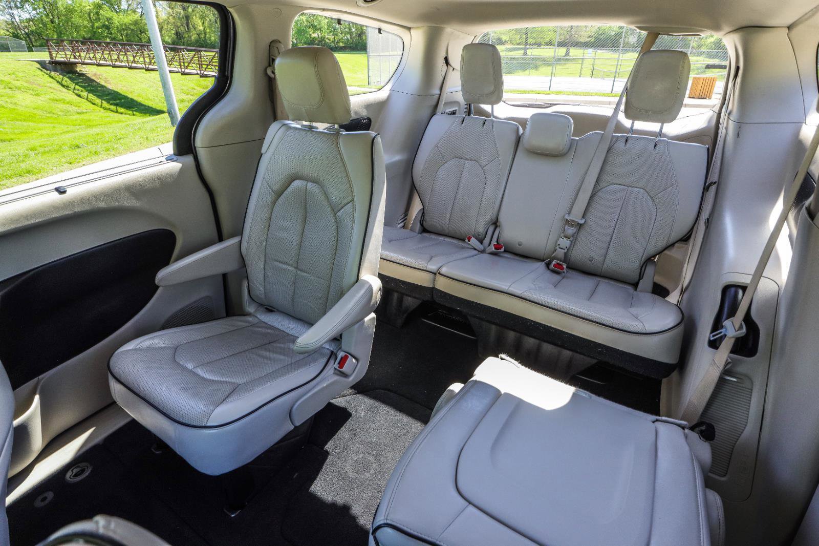 Used 2021 Chrysler Pacifica Limited w/ Premium & Safety Sphere Group AWD/4WD image 19