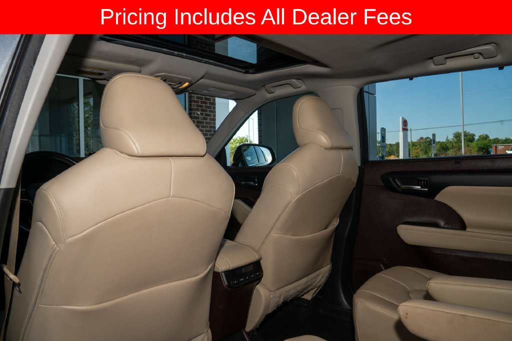 Used 2021 Toyota Highlander XLE FWD image 10
