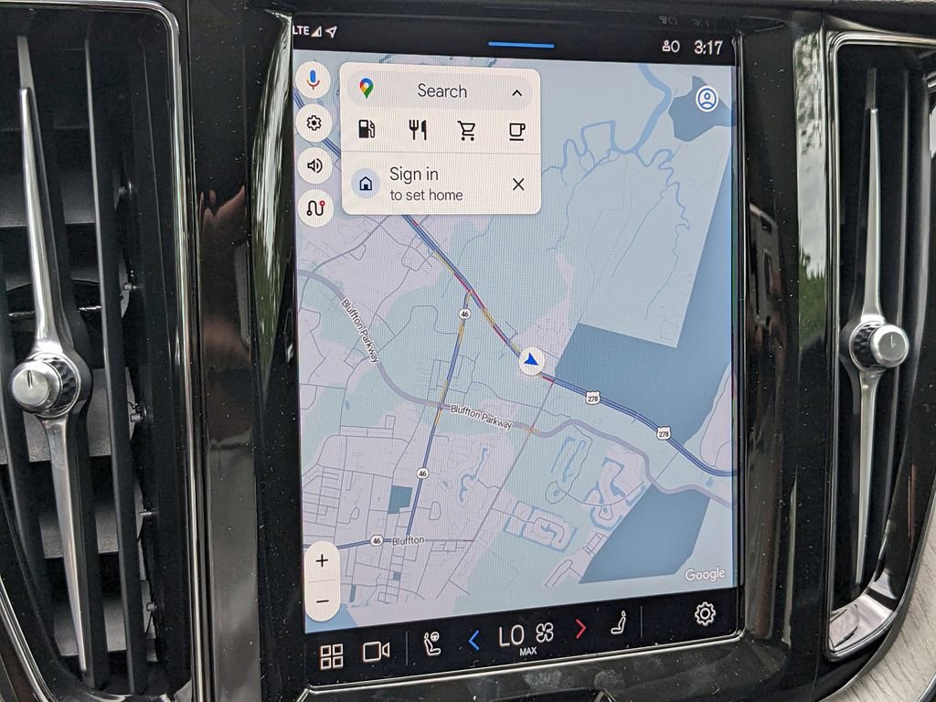 New 2025 Volvo XC60 B5 Plus w/ Protection Package Premier image 24