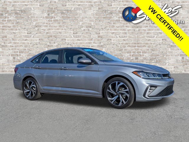 Certified 2025 Volkswagen Jetta SEL FWD image 2
