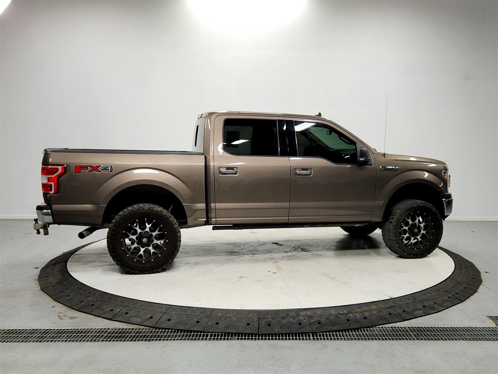 Used 2019 Ford F150 XLT w/ Equipment Group 302A Luxury image 8