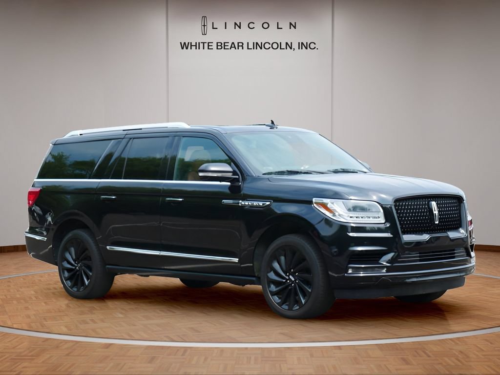 Used 2021 Lincoln Navigator L Reserve w/ Equipment Group 208A AWD/4WD image 3