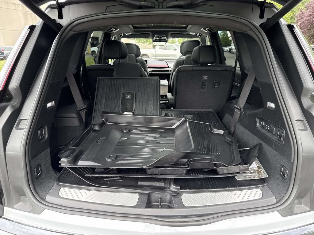 Certified 2026 Cadillac Vistiq Platinum w/ LPO, Floor Liner Package AWD/4WD image 25