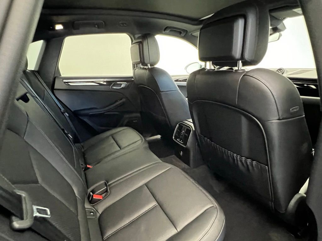 New 2026 Porsche Macan image 16